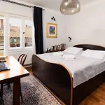 Designer Two-bedroom Apartman Split