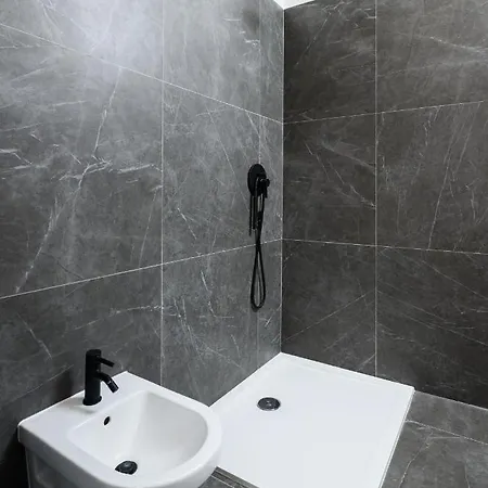 Designer Two-bedroom * Σπλιτ