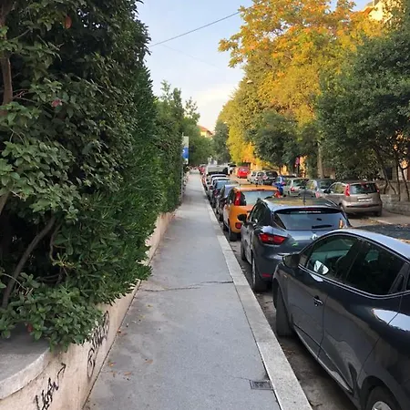 Designer Two-bedroom Διαμέρισμα