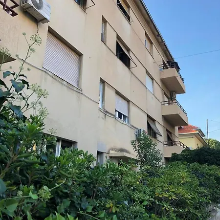 Designer Two-bedroom Apartment *